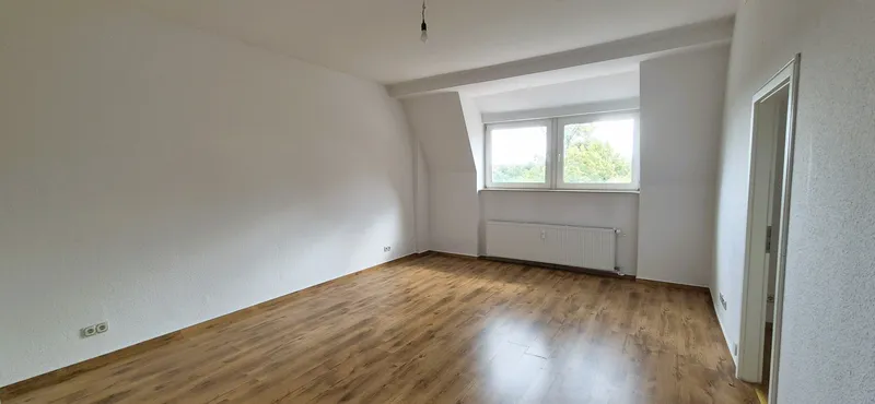 Helle 2-Zimmer-Altbauwohnung mit Balkon & Einbauküche in Pankow — photo 1
